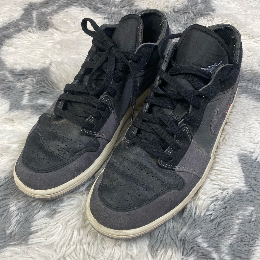 Jordan Men’s Athletic Shoes in Black and Gray